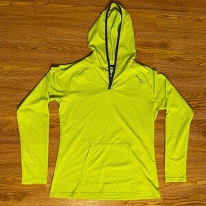 Saucony women's lightweight top shirt hoodie athletic size medium